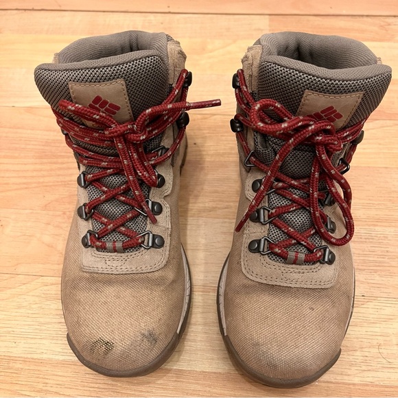 COLUMBIA Hiking Boots - Picture 4 of 8